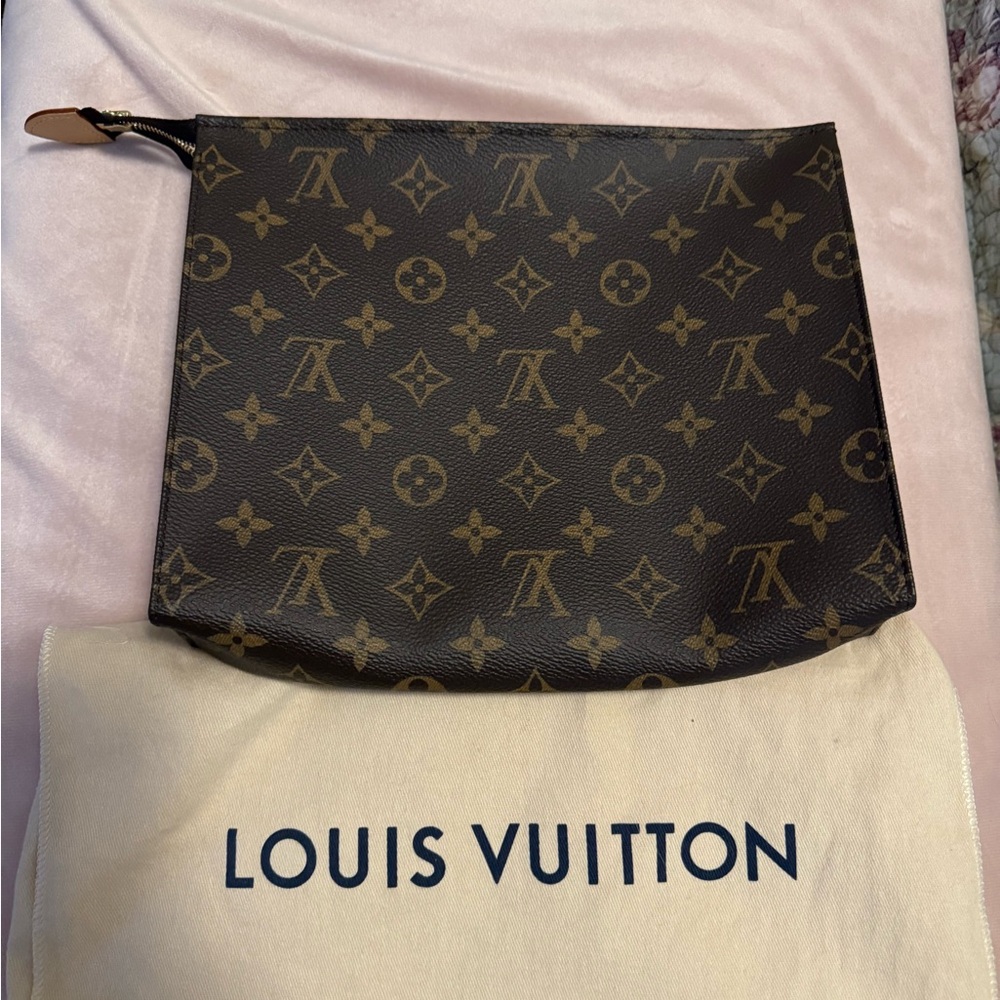 Louis Vuitton Toiletry 26 Monogram Like New Authentic